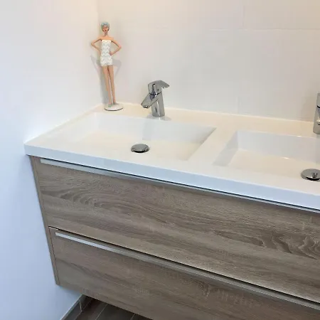 Luxury In Near Sea Beach